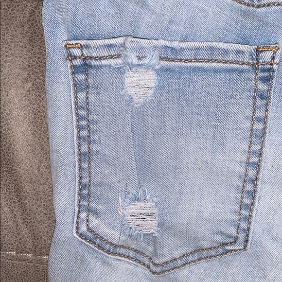 Distressed and ripped Aeropostale jeans - Picture 10 of 16